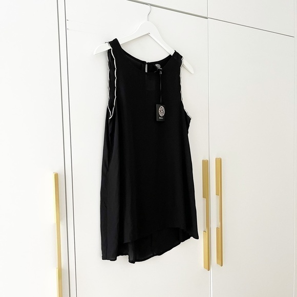 BNWT Bobeau Silky tank with scalloped edge - Picture 2 of 7